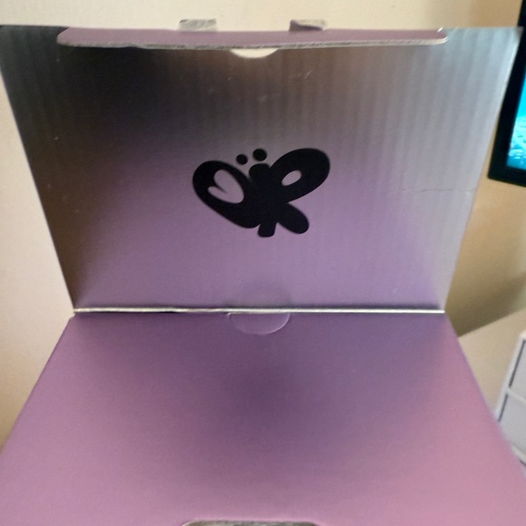 [PRICED TO SELL] Olivia Rodrigo x Stanley Quencher H2.0 Tumbler - Brand new - Picture 6 of 10